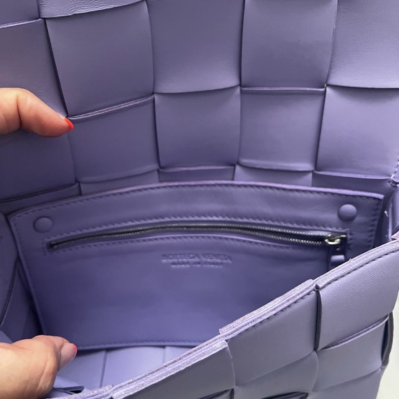 AUTH Bottega Veneta *classic size* cassette great condition - Picture 3 of 11